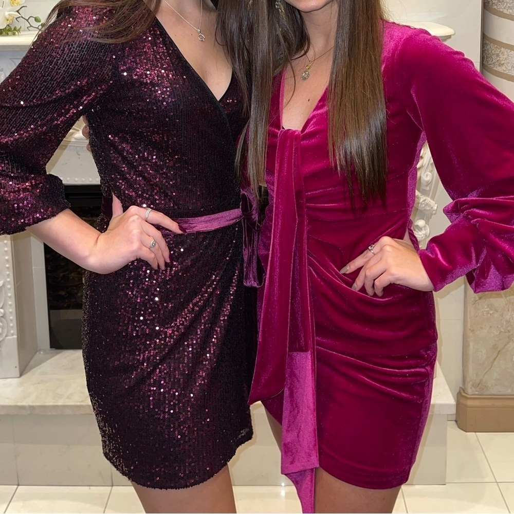 ONE 33 Social V-Neck Velvet Front Tie Dress - Picture 5 of 5